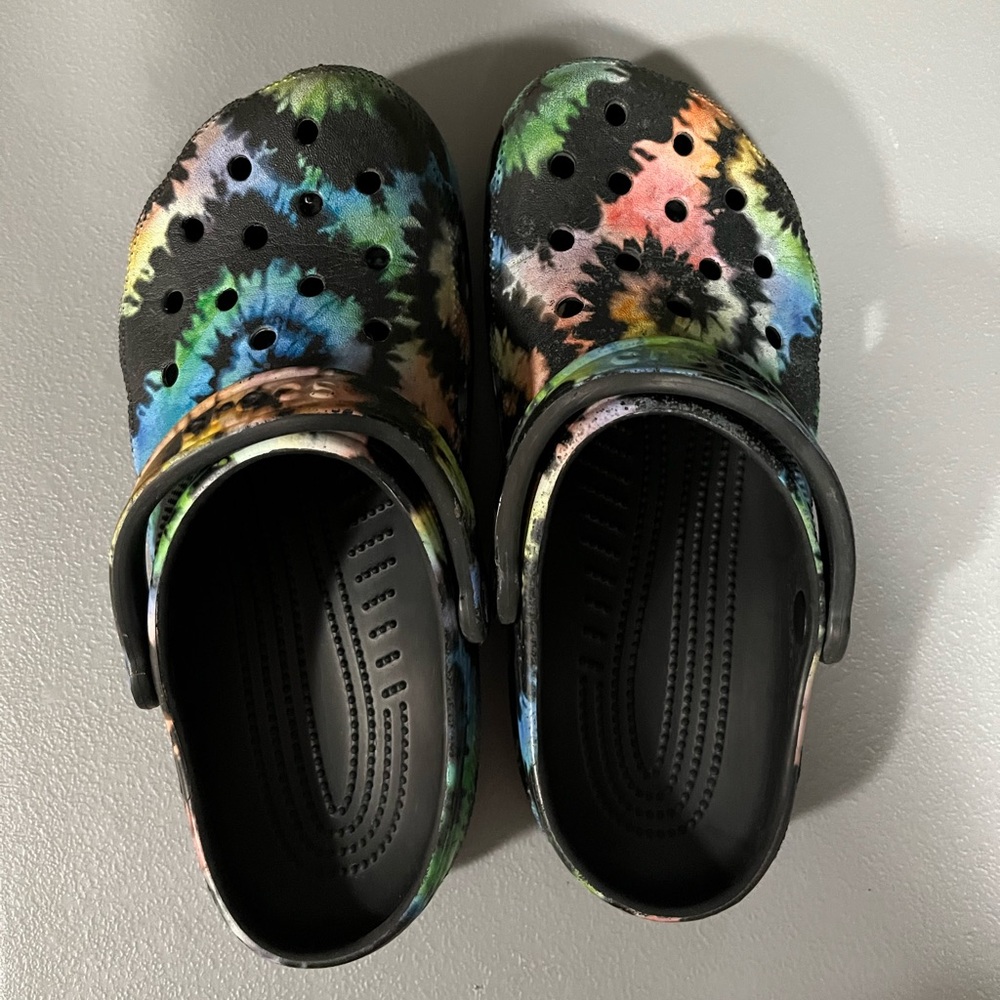 Crocs Size 6